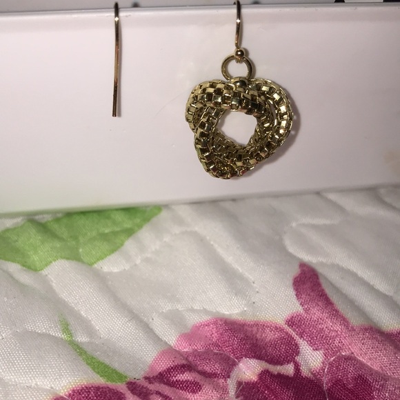 Gold tone knot earrings - Picture 2 of 3